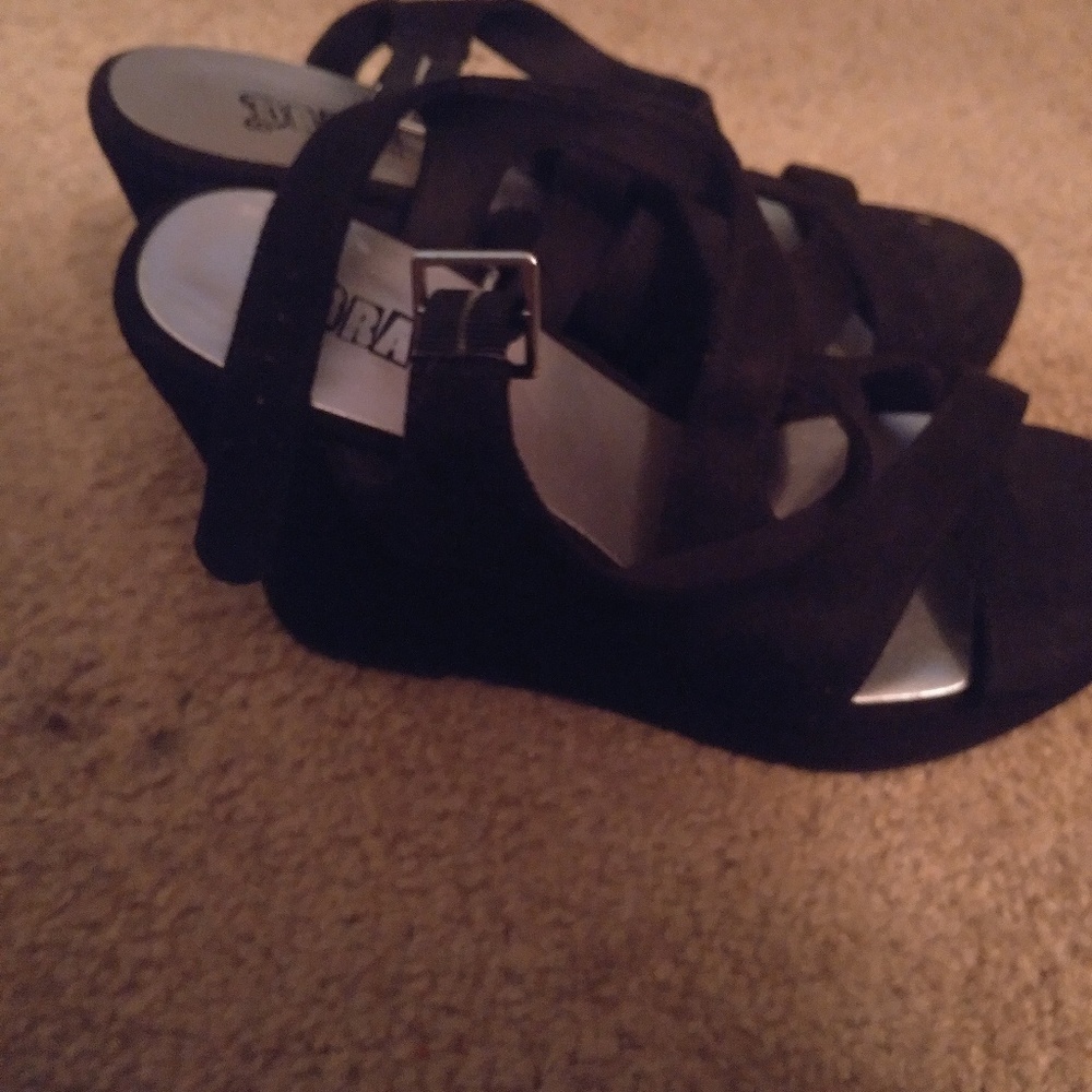 Heels - Picture 2 of 5